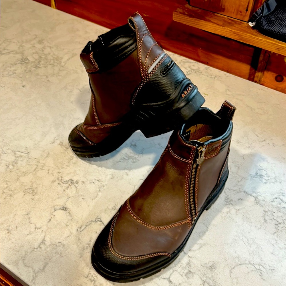 ARIAT Barnyard side zip boot, Brown/Black, women’s sz 9.5, great motorcycle boot